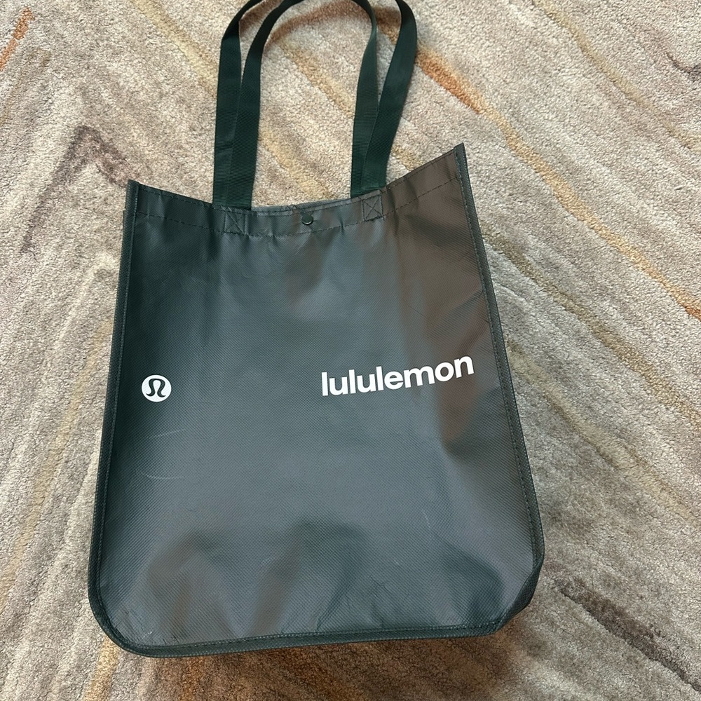 🆕Lululemon shopping bag new